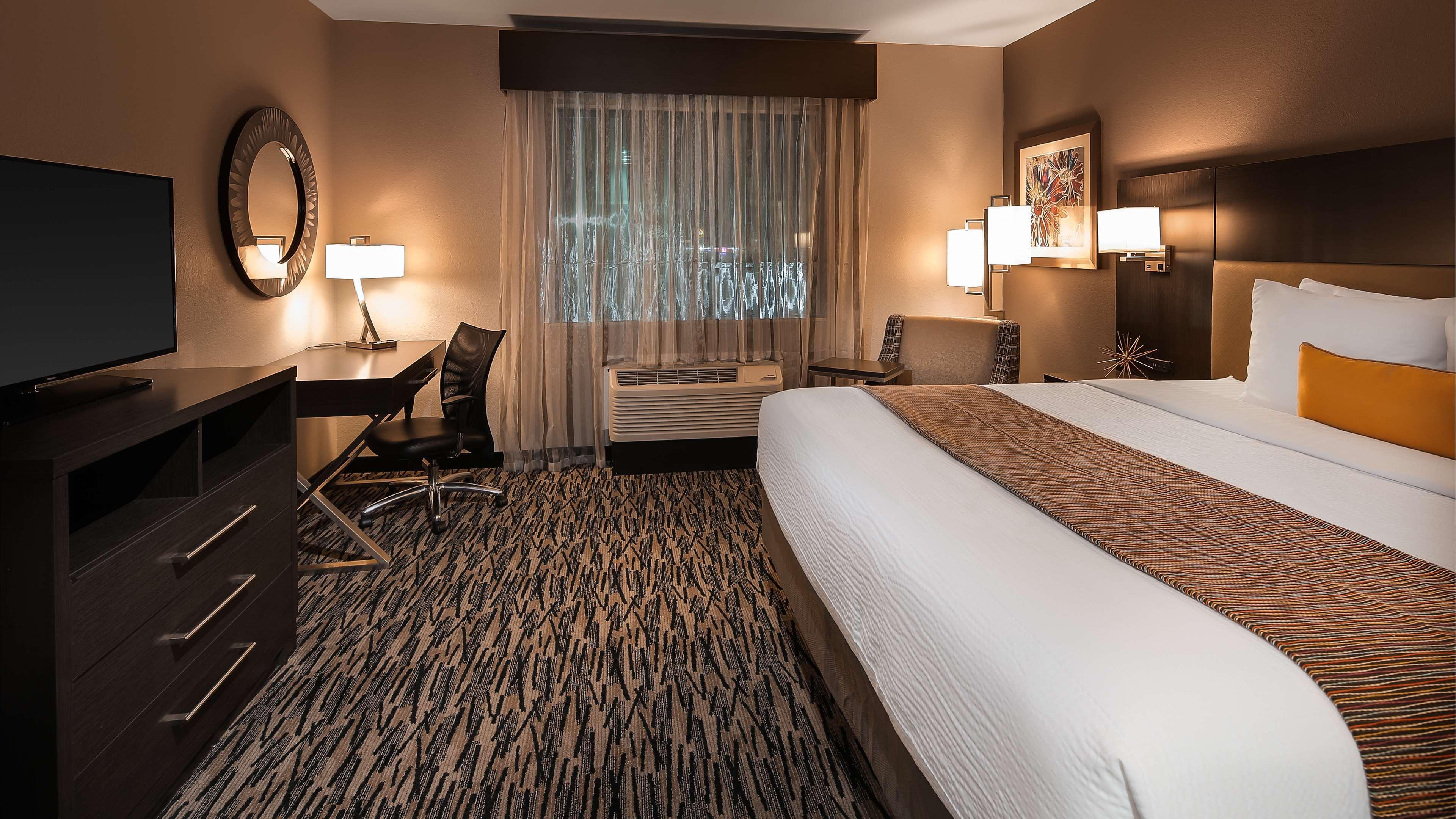 Best Western Plus Executive Residency Baytown Exterior photo