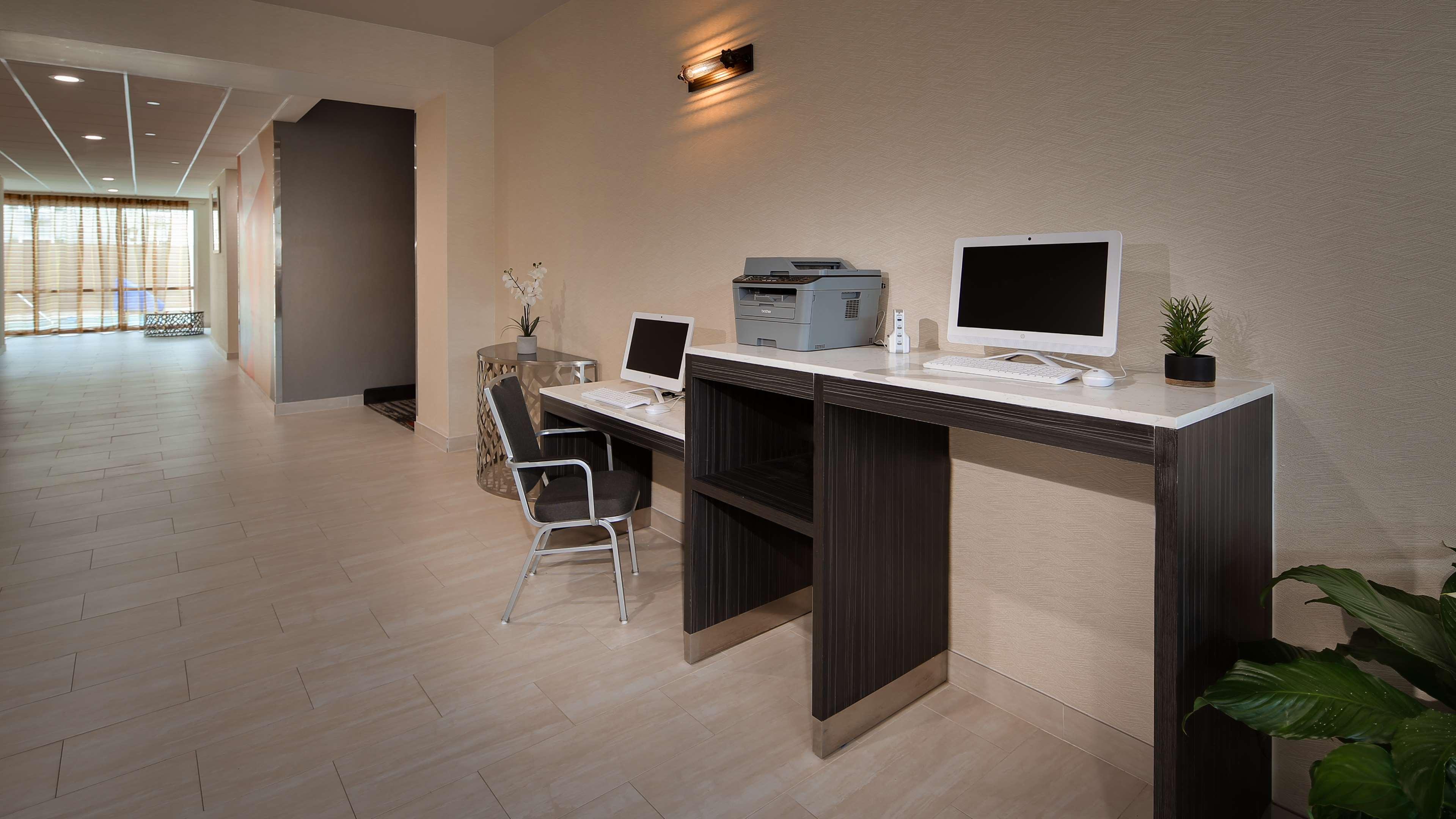 Best Western Plus Executive Residency Baytown Exterior photo