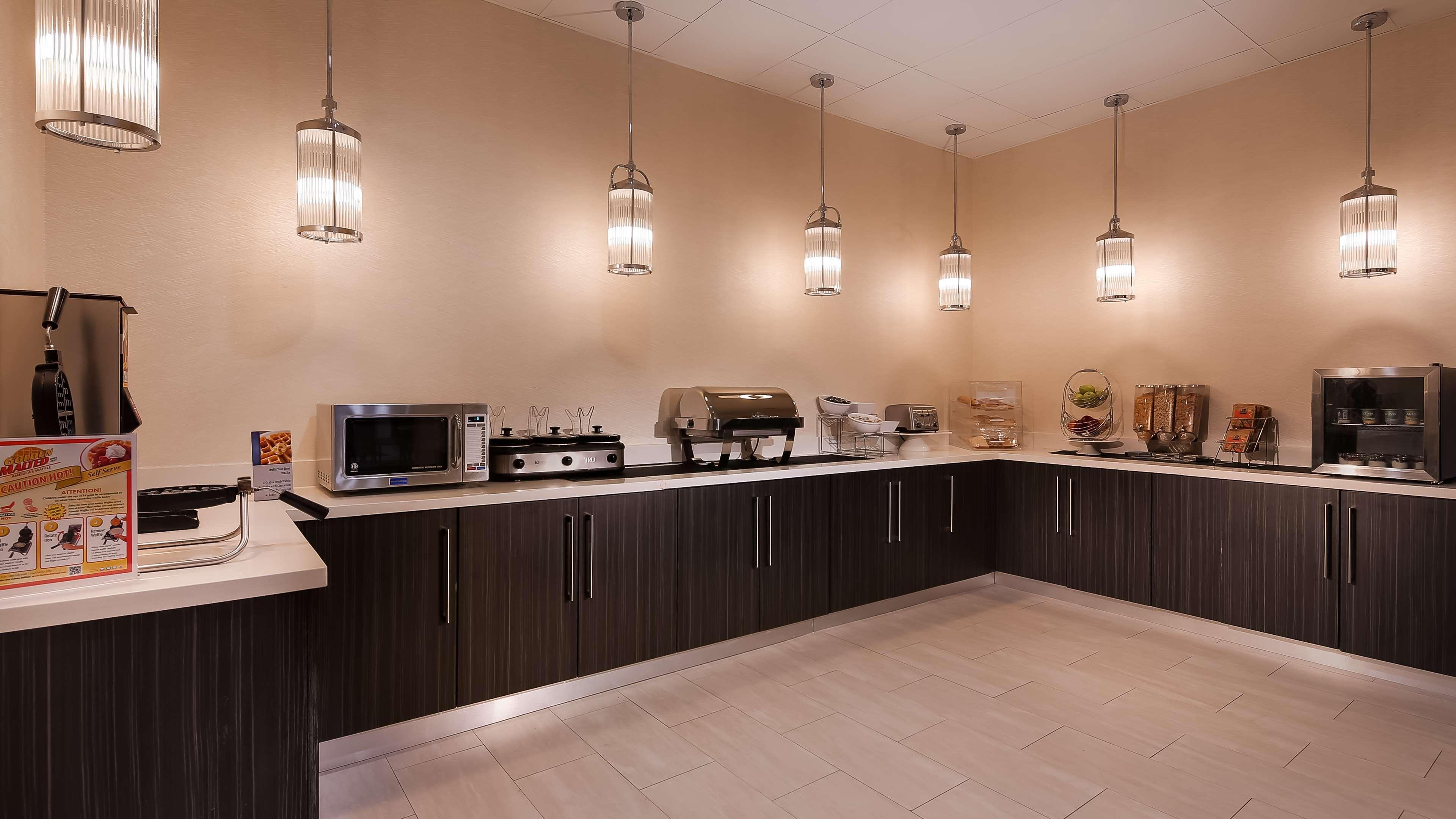Best Western Plus Executive Residency Baytown Exterior photo