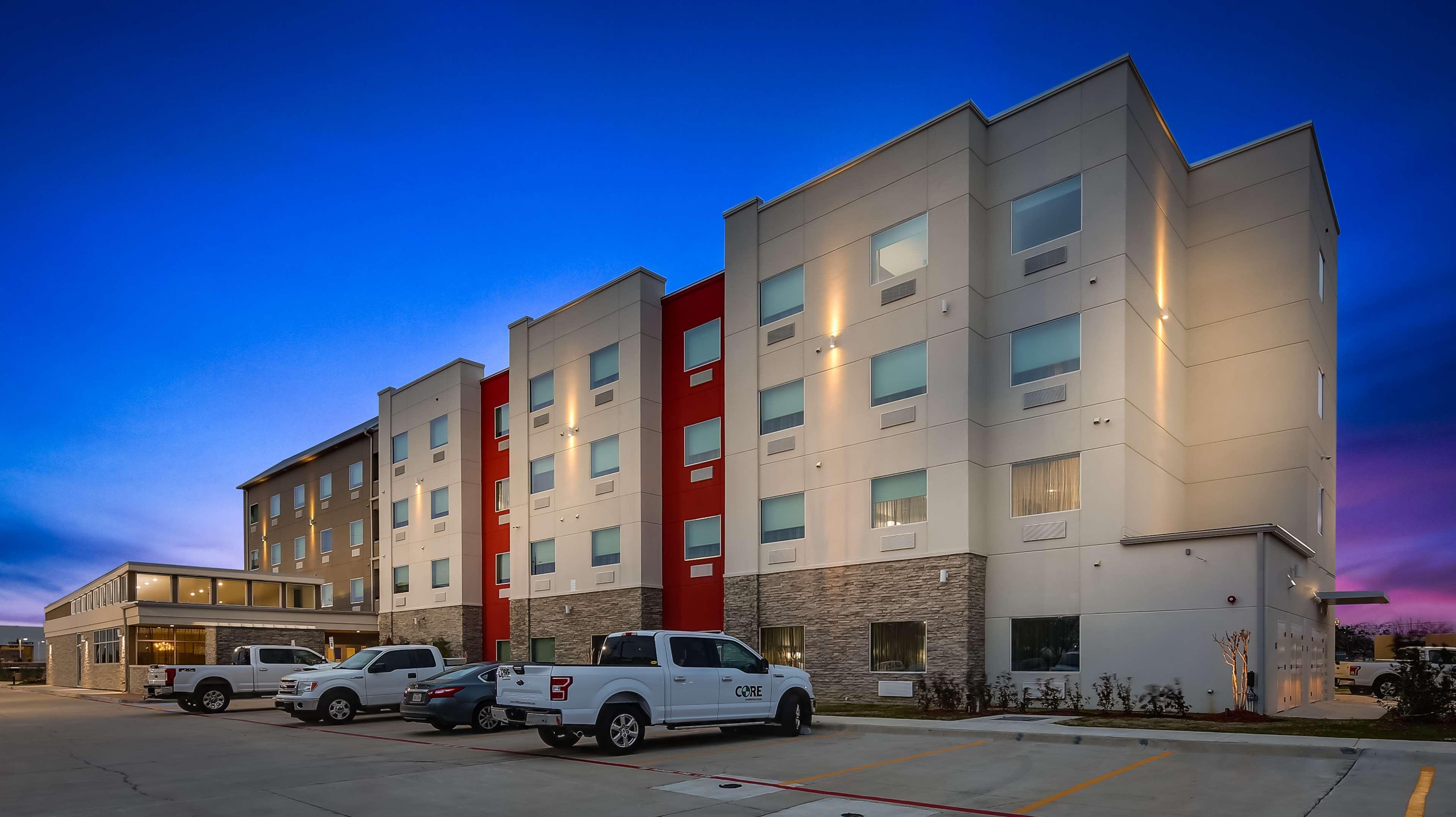 Best Western Plus Executive Residency Baytown Exterior photo