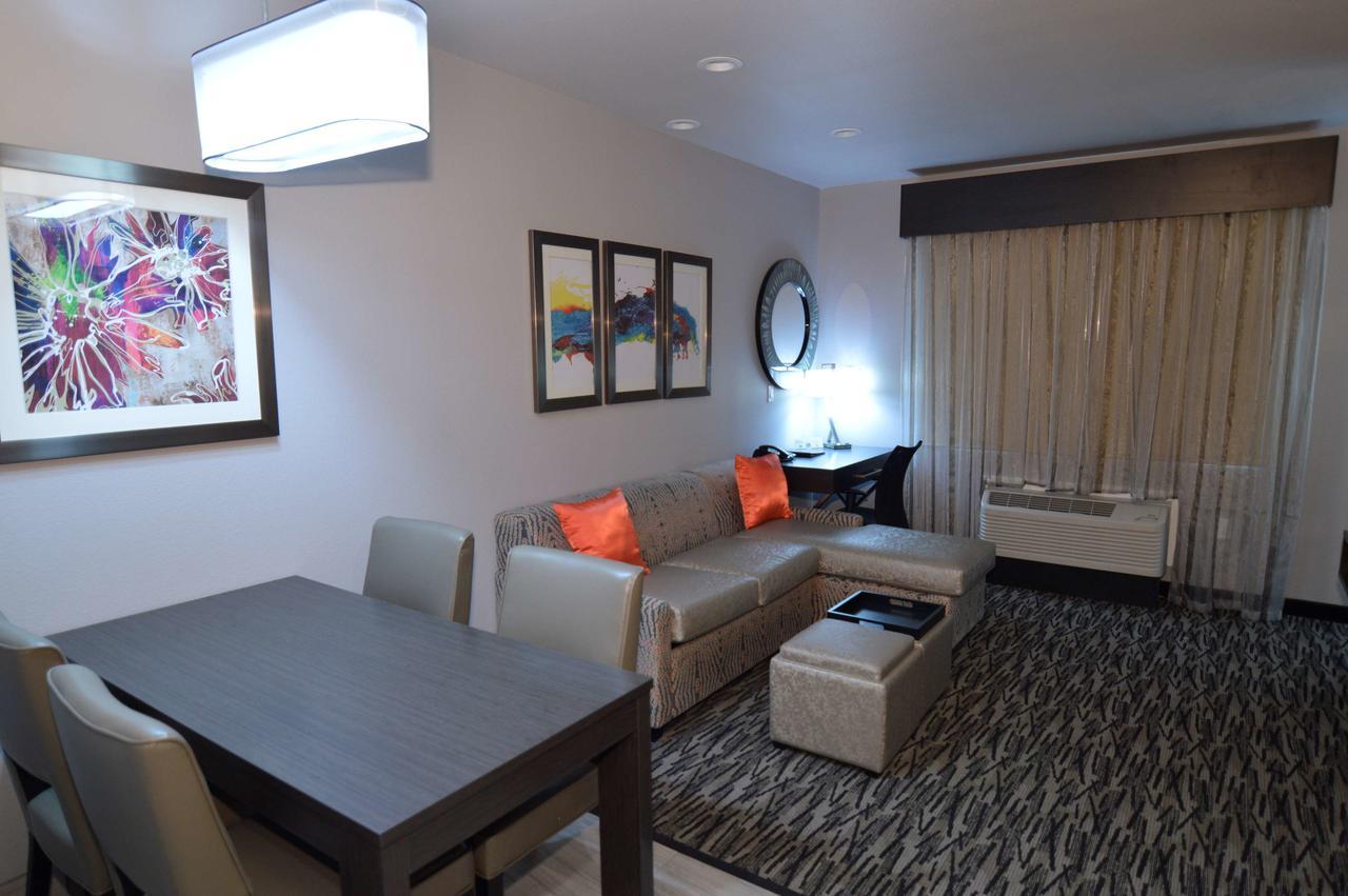 Best Western Plus Executive Residency Baytown Exterior photo
